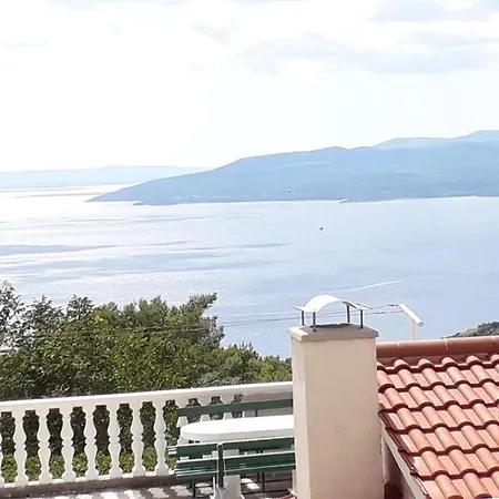 Taja Apartman *