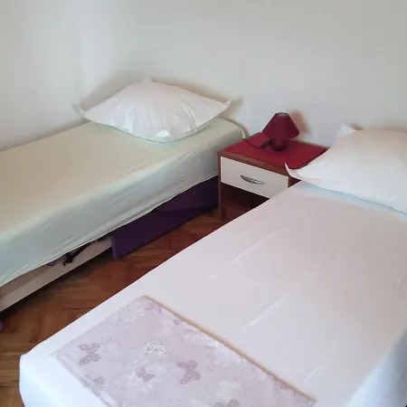 Taja Apartman